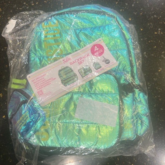 NWT Justice Girl 17 Laptop Backpack 4 piece Set BACKPACK LUNCH BAG KEYCHAIN MINI - Picture 2 of 12